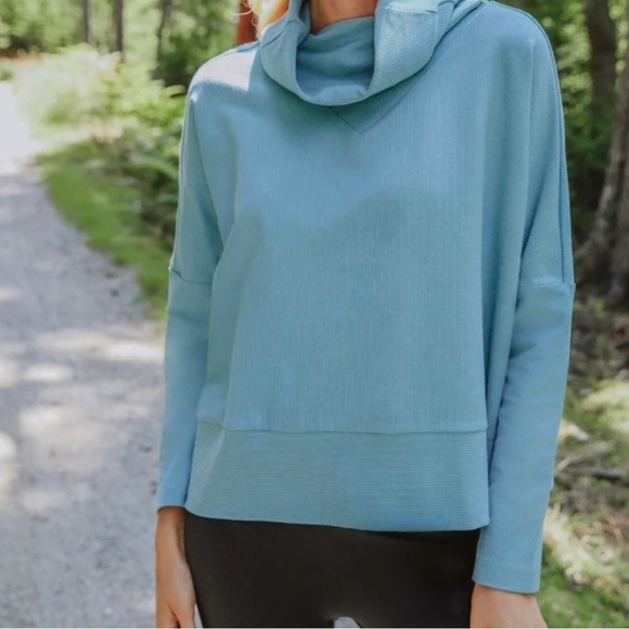 Tuckernuck Bright Blue Rollins Pullover - Picture 2 of 10